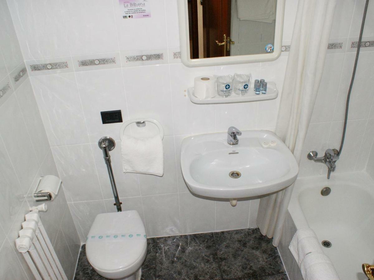 La Bilbaina Hotel Vitoria-Gasteiz Quarto foto